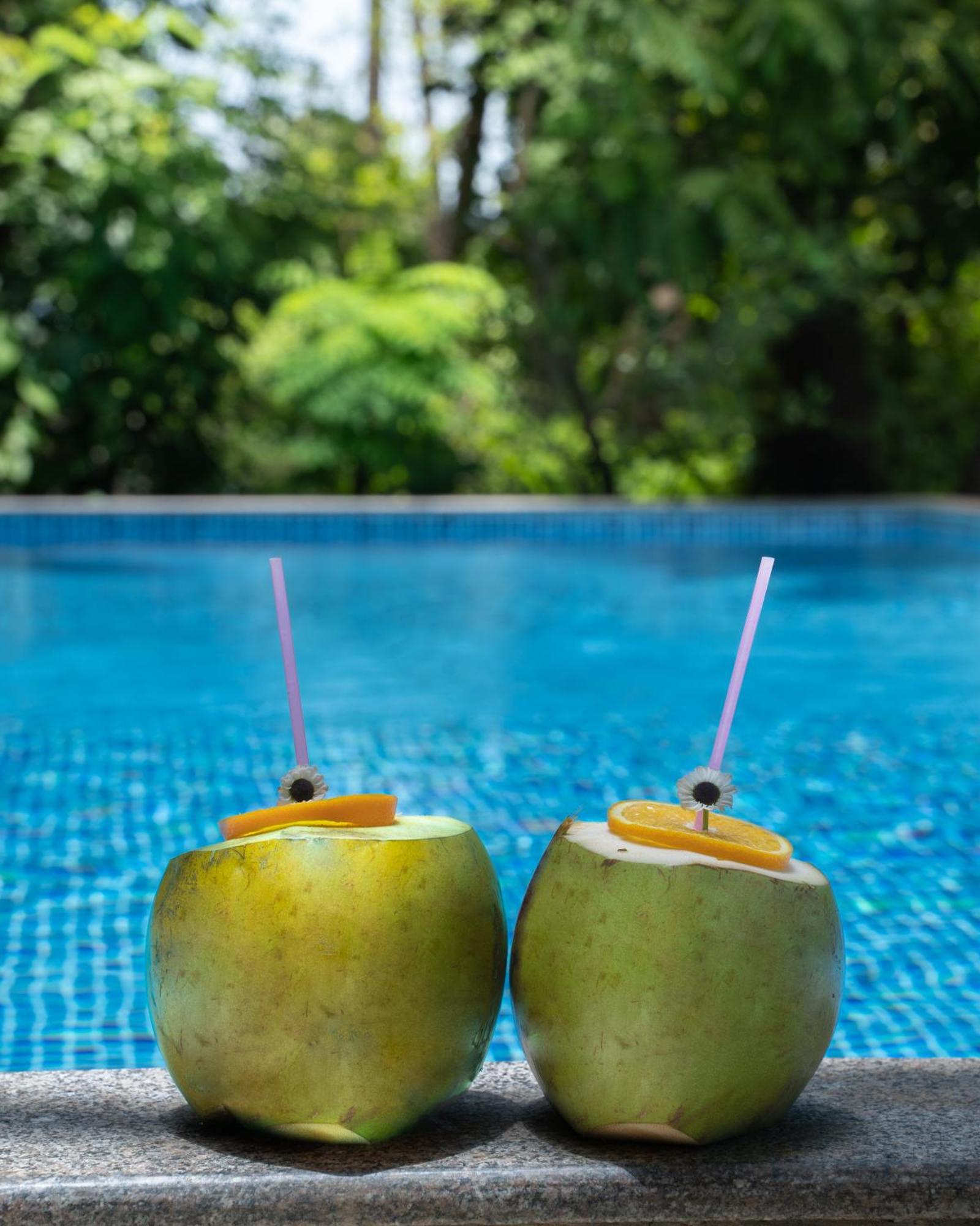 Lotus Feet Beach Resort Morjim Exterior foto